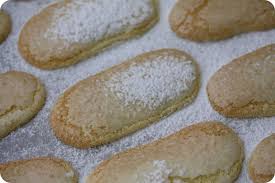 Biscuits A La Cuillere Faits Maison Chez Requia Cuisine Et Confidences Biscuit Cuillere Biscuits Et Recettes Sucrees