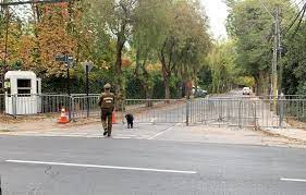 El empresario sebastián piñera juró este domingo como presidente de chile. Detienen A Mujer Por Intentar Traspasar Control De La Casa De Pinera Y Que Huyo En Medio De Disparos Nacional Biobiochile