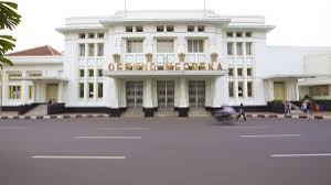 Gambar dan fragmen dari sisa tengkorak dan artifak batu api, dapat dilihat di museum geologi jl. 21 Wisata Sejarah Di Bandung Yang Wajib Dikunjungi Tempatwisataunik Com