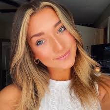 Lexi London's Instagram, Twitter & Facebook