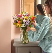 If you live in ireland, then you can have your flowers delivered via dpd, which is a tracked courier service and takes two working days. Bloom Wild Competition
