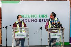Malaysia expects to buy enough supplies to cover more than 80% of its population, according to malaysia has signed a deal to procure 6.4 million doses of astrazeneca's coronavirus vaccine, and is. Malaysia Receives First Batch Of Sinovac Covid 19 Vaccine Asia News China Daily