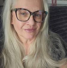 Can anyone advise if there us an inside walking track to use during cold  weather? Fees?