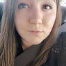 Ashlee Dick's Instagram, Twitter & Facebook