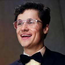 Robert Gort's Instagram, Twitter & Facebook