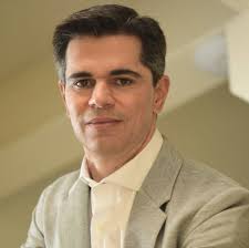 Dr. Luiz de Paula Vasconcelos Cirurgião do aparelho digestivo,  Gastroenterologista, Cirurgião geral,