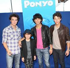 The jonas brothers were the top brother boy band during the disney channel years. Jonas Brothers Family Pictures Popsugar Celebrity