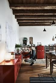 Ikea Ps Schrank In Rot An Einer Zimmerwand Neue Mobel Haus Ikea Ps Schrank