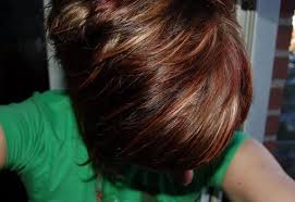 Ma per illuminare i vostri capelli potete optare anche per una tecnica assolutamente particolare e innovativa, esclusiva dei saloni compagnia della bellezza, che non vi farà passare di certo inosservate. Colpi Di Sole Cosa Sono E Come Scegliere Le Sfumature