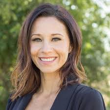 Tanya Nash's Instagram, Twitter & Facebook