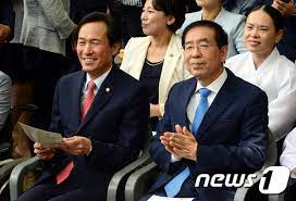 우상호 의원, 경쟁자인 국민의당 안철수 대표를 향해서는 당적을 왔다 갔다 하는 행위는 국민이 좋아하지 않을 것이라고 비판했습니다. ìš°ìƒí˜¸ ë°•ì›ìˆœì´ ìš°ìƒí˜¸ ìš°ìƒí˜¸ê°€ ë°•ì›ìˆœ é‡Ž 2ì°¨ ê°€í•´ ë‰´ìŠ¤ ë™ì•„ë‹·ì»´