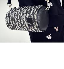 Dior Oblique Roller Shoulder Bag Leather Goods Man Dior Ever since apple released its wireless airpods, brands have been debuting several now dior is jumping on the technology trend, debuting a new take on the case sporting the luxury fashion house's iconic oblique monogram print. dior oblique roller shoulder bag