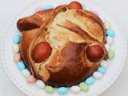 Folar da pascoa is a type of symbolic easter bread, which are traditional throughout many european countries with catholic, christian and orthodox backgrounds. Folar Doce De Pascoa Clara De Sousa