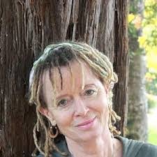 Linda Manges's Instagram, Twitter & Facebook