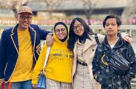 Satu Persatu Fakta Nino Kuya Bukan Anak Kandung Uya Kuya Diungkap Putra Astrid Syok Saat Temukan Bukti Aku Udah Lihat Semua Halaman Hits