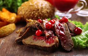 Rehfilet Mit Preisselbeersosse Rezept Rehfilet Lebensmittel Essen Rezepte