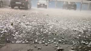 Booking.com has been visited by 1m+ users in the past month we make it easier for everyone to experience the world. Il Video Grandine Su Bologna Downburst Su Modena Una Trentina I Feriti E Auto Danneggiate Il Dolomiti