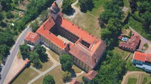 Dávky pro osoby se zdravotním postižením. Moravsky Krumlov Zachranil Zamek Pro Dalsi Generace Vraci Se Slovanska Epopej Vznika Nove Turisticke Centrum