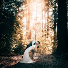 Inspirasi Foto Pre Wedding Outdoor Yang Unik Dan Keren Souvenir Pernikahan Jakarta Keeping it special with all your fun elements, you will never get over with your beautiful moments. inspirasi foto pre wedding outdoor yang
