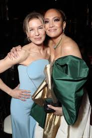 Renee zellweger looks stunning on the red carpet! Renee Zellweger And Jennifer Lopez At The 2020 Golden Globes Jennifer Lopez Renee Zellweger Renee