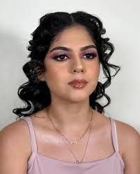 Bertha Palacios's Instagram, Twitter & Facebook