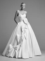 If you don't want to carry a purse on your wedding day, this trend is for you. 15 Wedding Dresses With Pockets