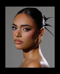 Evening all , I'm looking for a space to use for 2-4 hours just to film  some TikTok content there's only 4 of us creating make up swatching videos  etc .