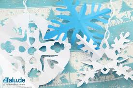 Schneeflocken Aus Papier Basteln Scherenschnitt Anleitung Talu De Schneeflocken Basteln Vorlage Schneeflocken Basteln Basteln Mit Papier
