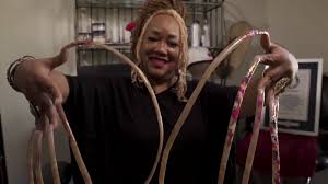 She tries not to let her long nails get in the way of her daily routine. Houston Woman Ayanna Williams With World S Longest Nails Cuts Them After Almost 30 Years Abc13 Houston