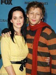 Produced by noah passovoy, ilya, rationale & 1 more. Katy Perry S Boyfriend Husband Parents Sister House Celebily