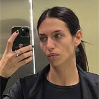 Amanda Brun's Instagram, Twitter & Facebook