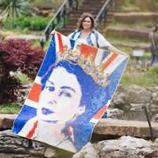 I didn't love the process,” said Dee Bushrod of her first foray into  quilting. “But I did like the fact that you could use lots of different  fabrics!” Luckily, she kept at