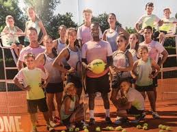 In de periode van januari tot april vind je bij tennisdirect het meest complete aanbod teamkleding voor de. Teamkleding Burgersdijk Tennis