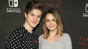 Bailee Madison And Alex Lange Break Up After 2 Years Of Dating Exclusive Kvue Com