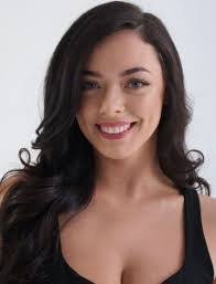 Chiara Fox's Instagram, Twitter & Facebook