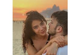 Carolina carvalho usou as redes sociais para se declarar publicamente a david carreira. David Carreira E Carolina Carvalho Revelam O Que Sofreram Para Esconder Namoro