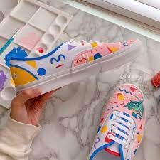 These are the trendy dad shoes with an aesthetic look. Vans Painted By Iraexe On Twitter Painted Shoes Diy Custom Shoes Diy Custom Vans Shoes