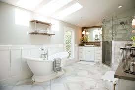 Season 4 Episode 1 The Cargo Ship House Chip Joanna Gaines Joanna Gaines Bathroom Fixer Upper Bathroom Modern Farmhouse Bathroom