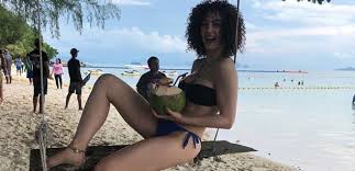 Burcu özberk 12 aralık 1989 yılında eskişehir'de dünyaya geldi. Burcu Ozberk Kimdir Kac Yasinda Boyu Kilosu Kac Nereli