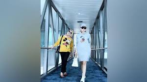 Momen itu terjadi setelah reino dan luna putus selama satu bulan. Aisyahrani Syahrini Kakak Adik Yang Sama Sama Modis Dan Chic Ragam Cantika Com