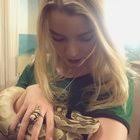 Anya with a snake : r/Anya_TaylorJoy