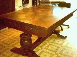 Proposons une salle à manger de style renaissance anglaise comportant un buffet bas 4 portes (bahut), une table avec 2 rallonges (12 convives) et 8 chaises assorties. Test Shuriken3 Les Meubles En Espagnol