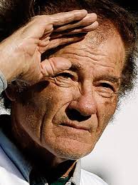 Hall of Famer Maynard attends UTEP practice