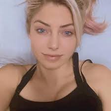 CARLOS RIVERA NO ME REPRESENTA!!! 😡😡 "NO QUISO CANTAR EN MI BODA" 💬 La  mujer reveló que Carlos Rivera se negó a cantar en la boda de una pareja de  les**>×%*bi4nas, además