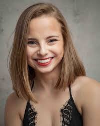 Ella Whitehead's Instagram, Twitter & Facebook