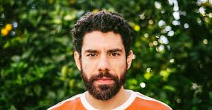 Luca Argel conta-nos a história de Sabina, a mulher negra que vendia  laranjas: uma fábula intemporal, um disco (e BD) irresistível