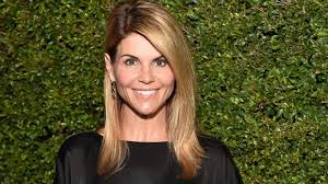 Full house actor lori loughlin was sentenced to two months in prison for conspiring with her husband to pay $500,000 in bribes to get their daughters into the university of southern california as phony athletic recruits. Why Lori Loughlin Isn T Completely Sold On A Full House Reunion Abc News
