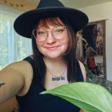 What salons in Grand Blanc take appointments after 4:30 PM for a short hair  cut?