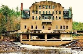 Once Known As The Mcgregor Powerhouse This Amazing Structure Was Built At Altona New York By Wealthy Industr Abandoned Places Beautiful Buildings Abandoned