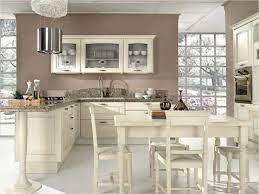 Soluzione Angolare Per Cucine In Muratura Bianche Con Parete Color Tortora Tavolo E Sedie Per Il Pranzo Cucina In Muratura Cucine Sweet Home